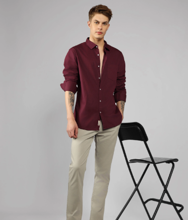 Dennis Lingo Men Slim Fit Solid Spread Collar Casual Shirt