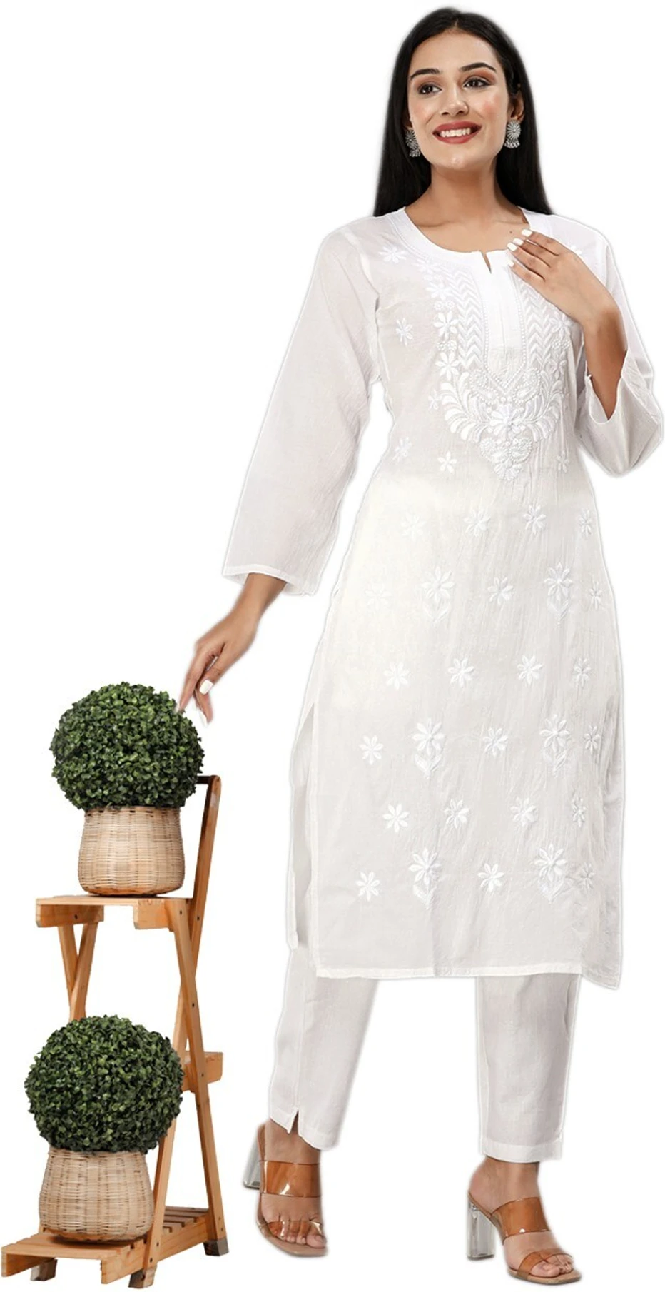 pesas Women Chikan Embroidery, Embroidered Pure Cotton Straight Kurta (White)