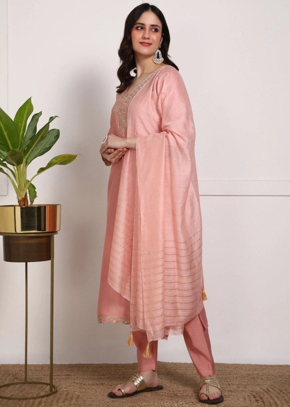 Women Silk Blend Kurta Pant Dupatta Set
