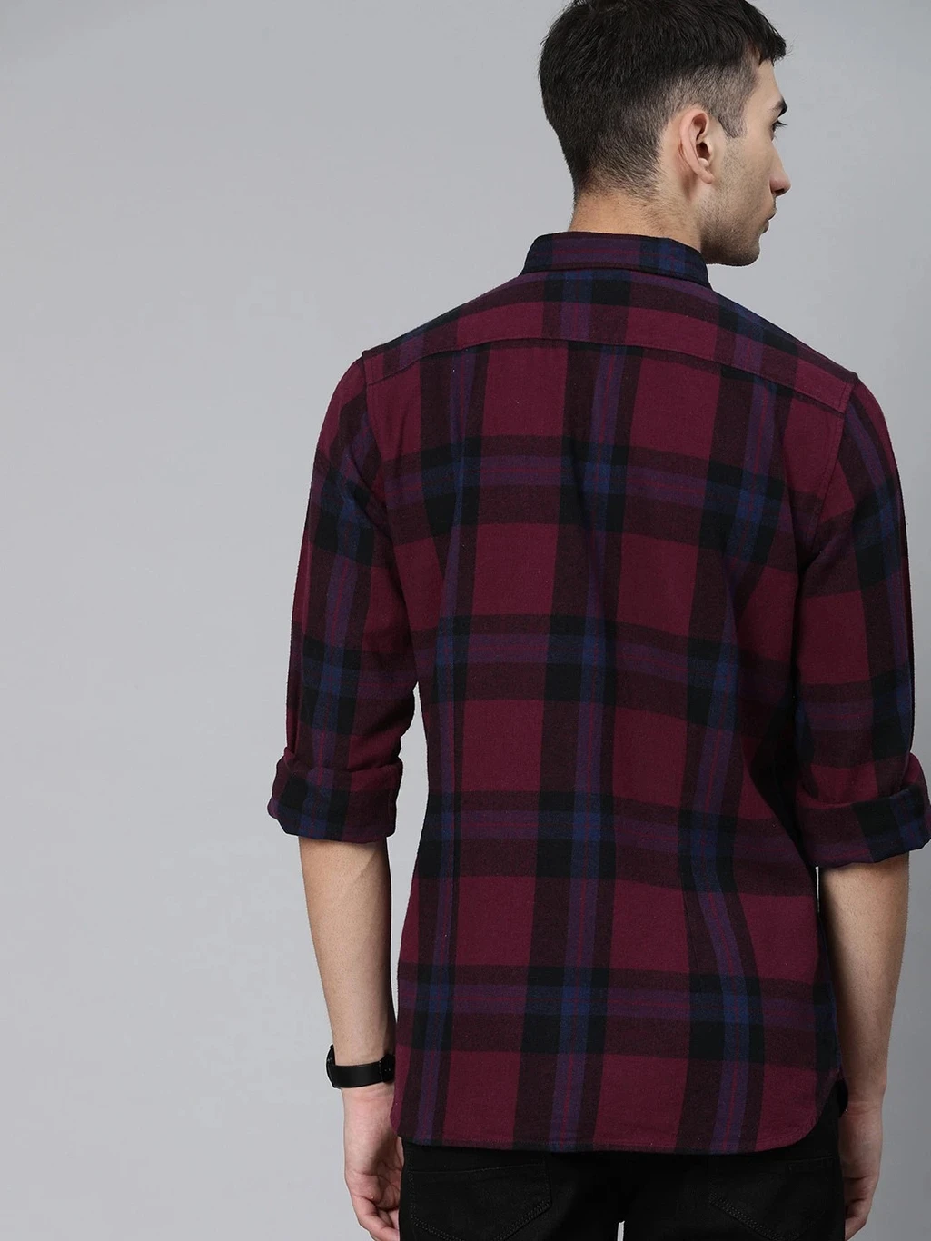 Men Slim Fit Checkered Cut Away Collar Casual Shirt
