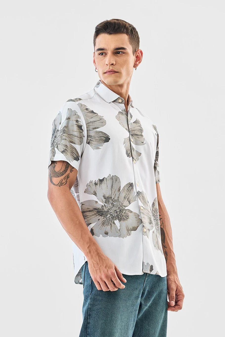 Men Slim Fit Printed Spread Collar Casual Shirt