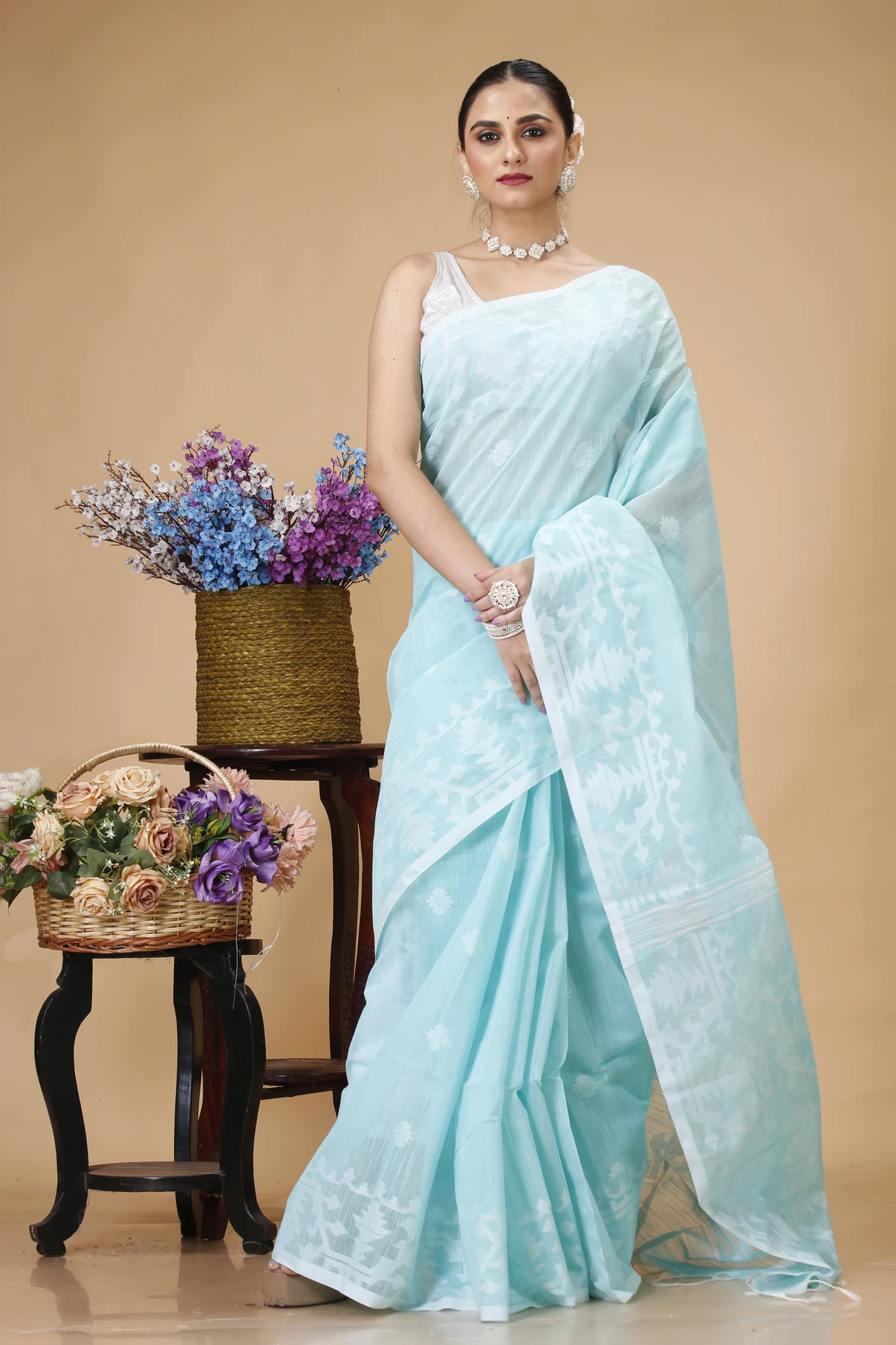 Bong ButiQ Woven Handloom Cotton Linen Saree