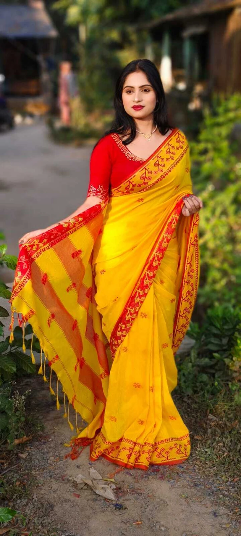 Ganesh fashion textile Woven, Striped Handloom Cotton Silk Saree ...more