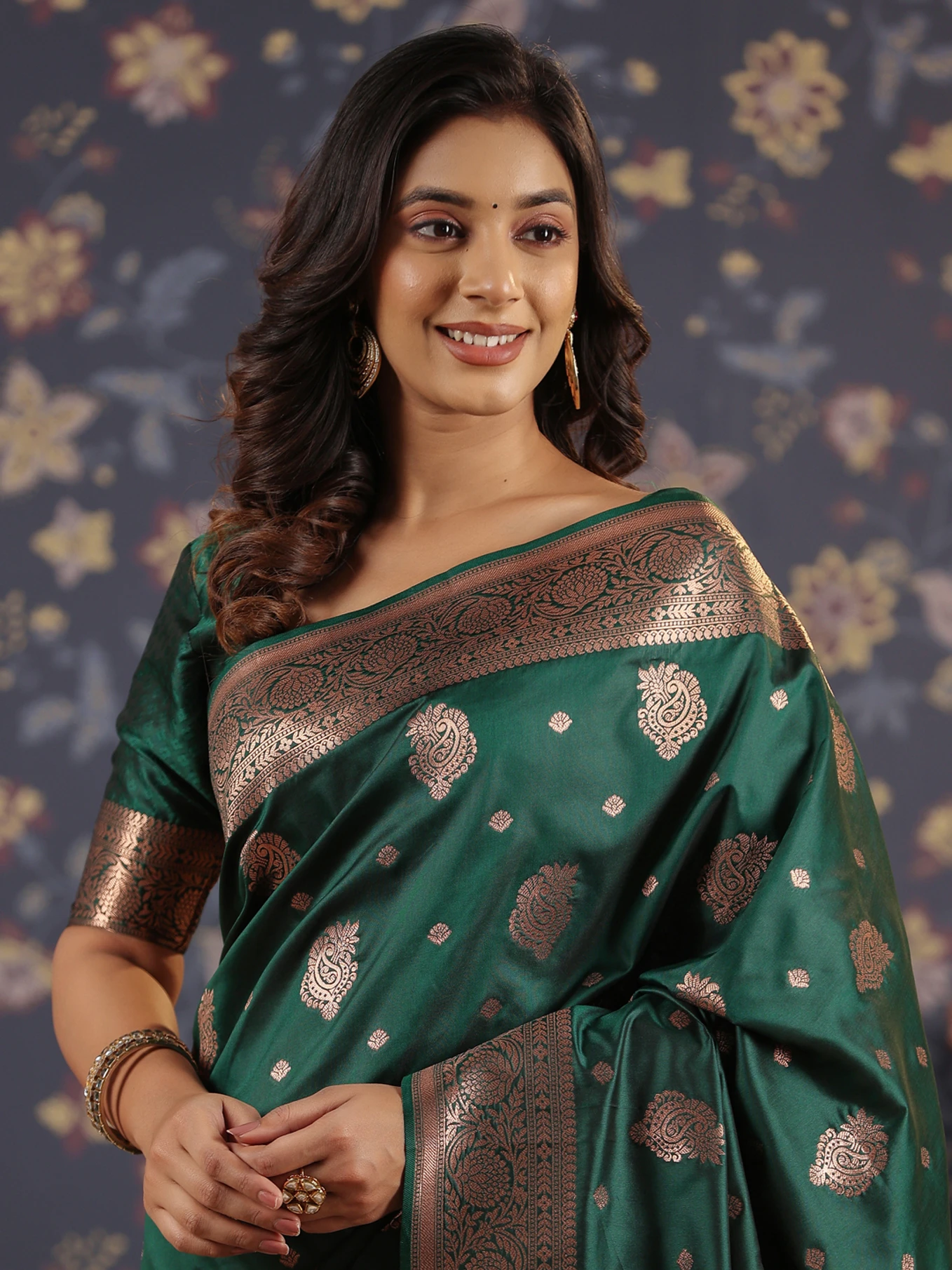 House of Pataudi Woven, Paisley Banarasi Silk Blend Saree (Green)